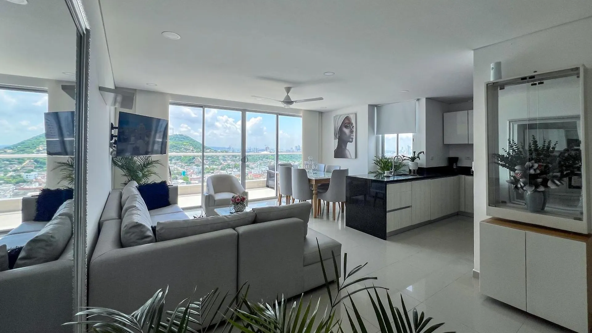 Duplex Apartment With Stunning Views, Near Walled City And Beach Cartagena